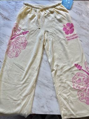 Hello Kitty Hawaiian print sweatpants